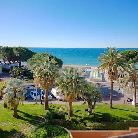 Apartment With Seafront Terrace Antibes