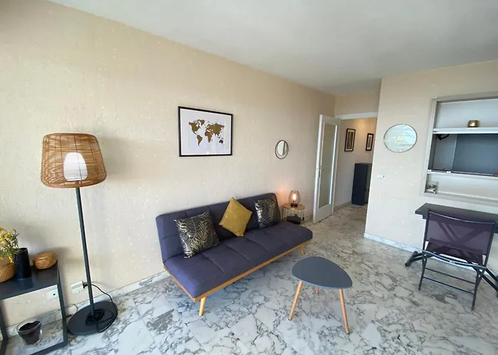 With Seafront Terrace Daire *