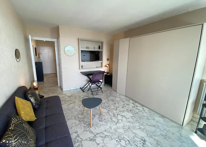 Daire With Seafront Terrace *